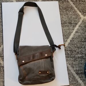 Augur Stylish Gray and Brown Canvas Messenger Bag.